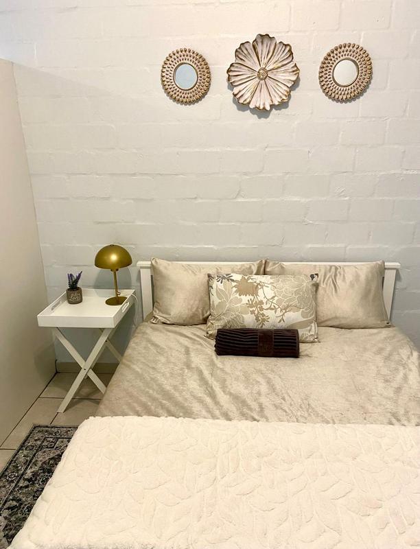To Let 1 Bedroom Property for Rent in Wynberg Western Cape